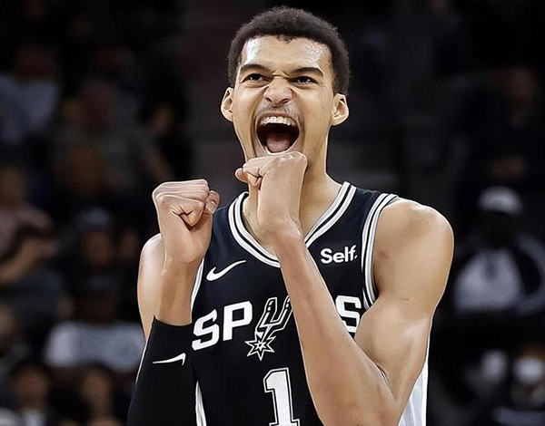 季前赛新星闪耀，文班亚马进化归来