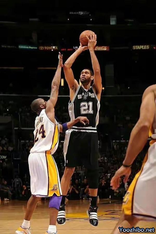 蒂姆-邓肯：NBA75大巨星榜单上的<a href=/lanqiush/spurs/ target=_blank class=infotextkey>马刺</a>传奇