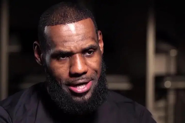 詹姆斯与湖人关系破裂：放话联盟多队争抢，拒受奇耻大辱